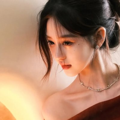 萘娅